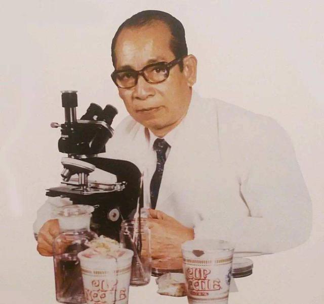 日本泡面发明者,坚持吃了60多年泡面,如今身体状况如何?