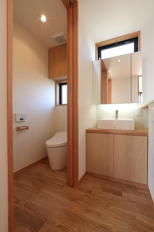 洗漱台外移,小卫生间这招百试不腻,再加一道隔断做出干湿三分离