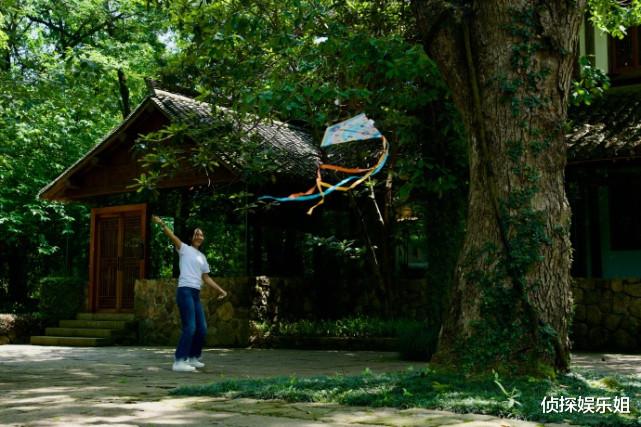 朱丹|朱丹夫妇带儿女出游，周一围被调侃“仙风道骨”，揪揪发型超抢镜