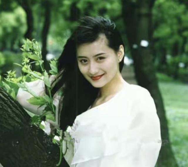 董洁|“花期太短”的10位女星，当初惊为天人，再见毫无灵气，沦为路人