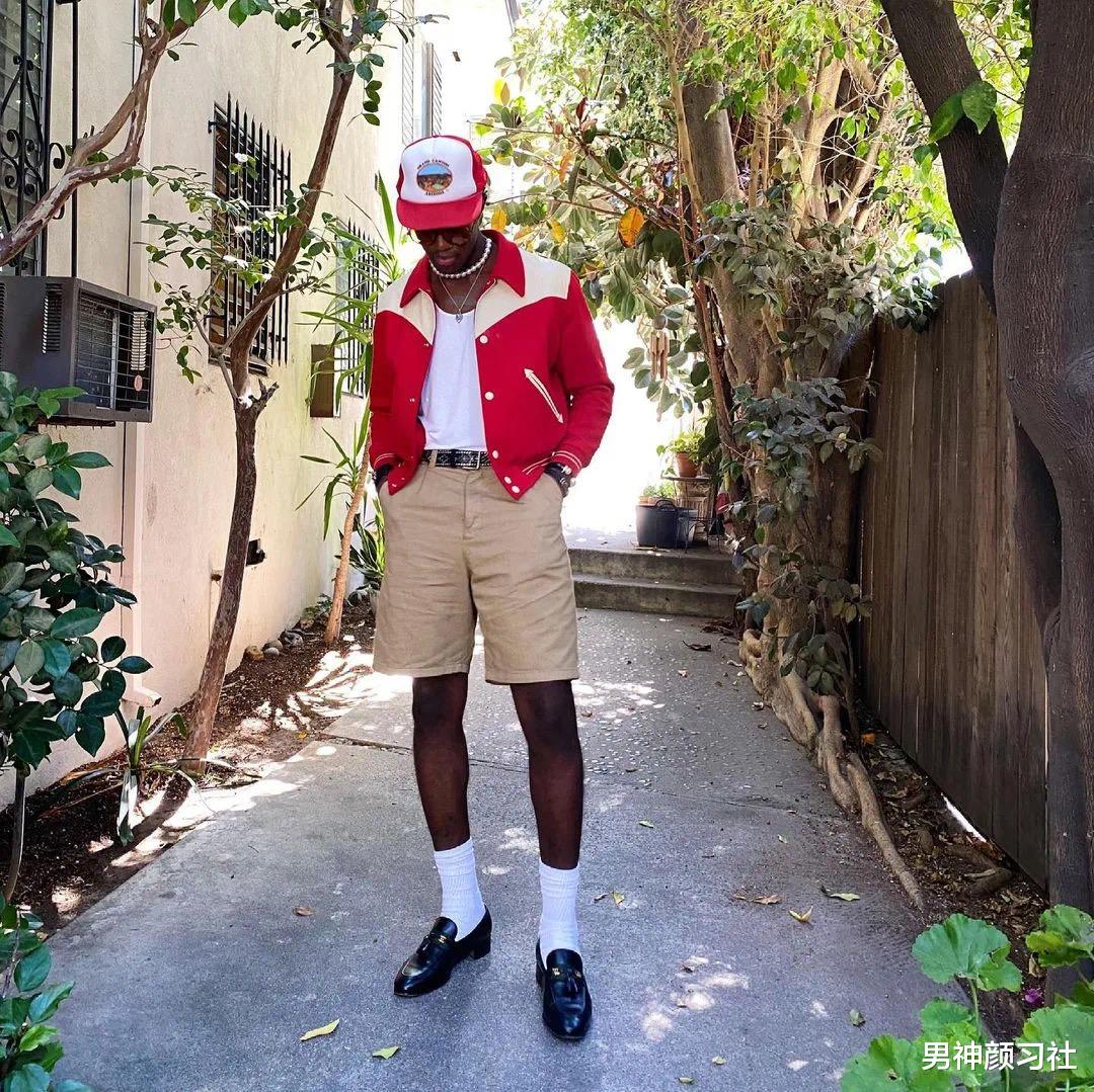 粗腿男士请进！遮肉又藏象腿的百慕大短裤应该这么穿