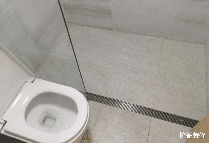 用实木打造极简空间，扭转采光微弱的缺陷，这才是年轻人该有的家