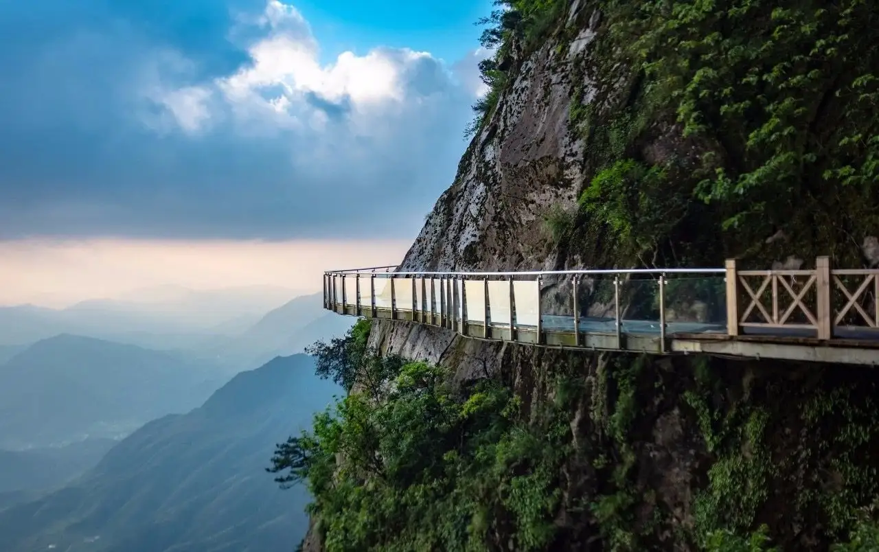 武功山|你知道江西第一峰，有“衡首庐尾武功中”美誉的山峰在哪吗？