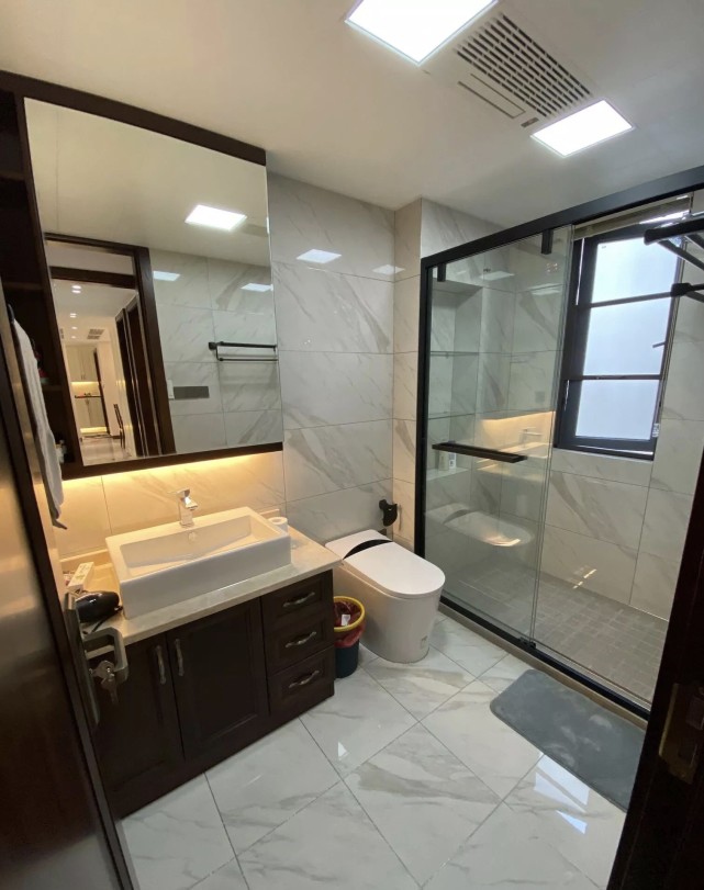 130㎡装修花了30W,祖孙三辈同住都满意,朋友说这档次值50W