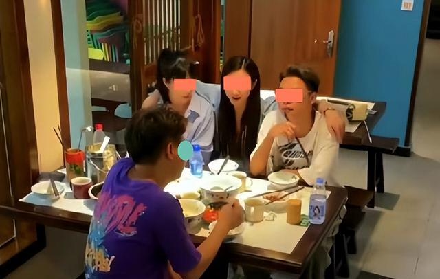 回顾:相亲对象请客,女子带弟弟妹妹去蹭吃喝,男子不结账就离开