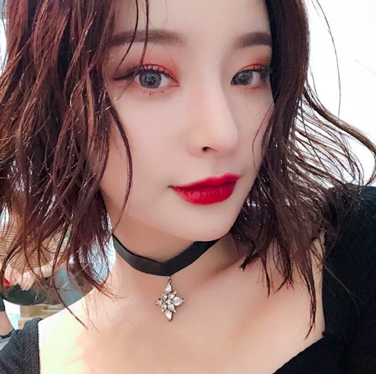 7岁贝小七都逃不过要剪的耳下5公分短发，金卡戴珊三姐妹为它痴狂