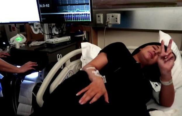 凯莉·詹娜|詹小妹首次晒二胎照,卡戴珊家族新成员!又是黑皮肤,基因改变