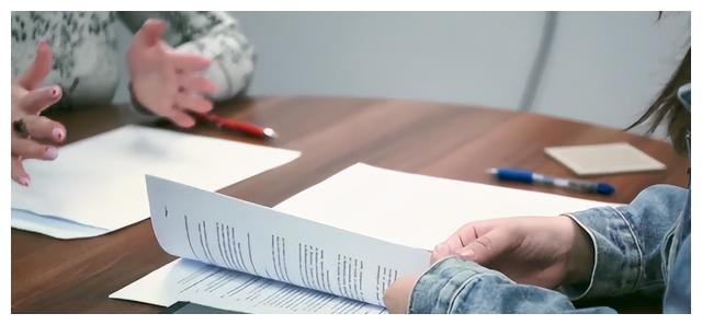 英国|香港夫妻月入六万却坚持移民，结果只能在英国送外卖和工厂打包