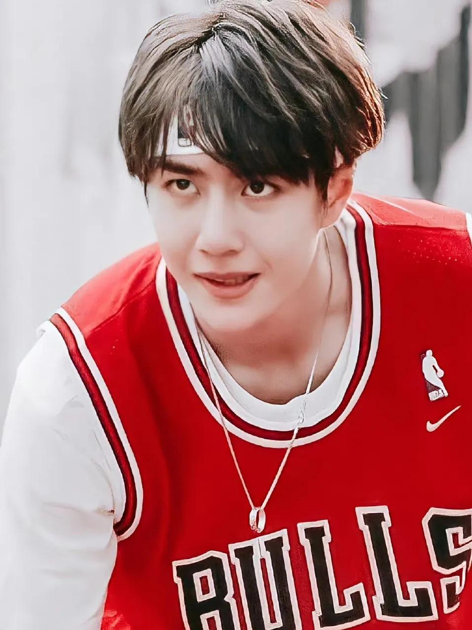 王一博|十位男明星发带造型：鹿晗王一博运动风十足，看到肖战邓伦太惊艳