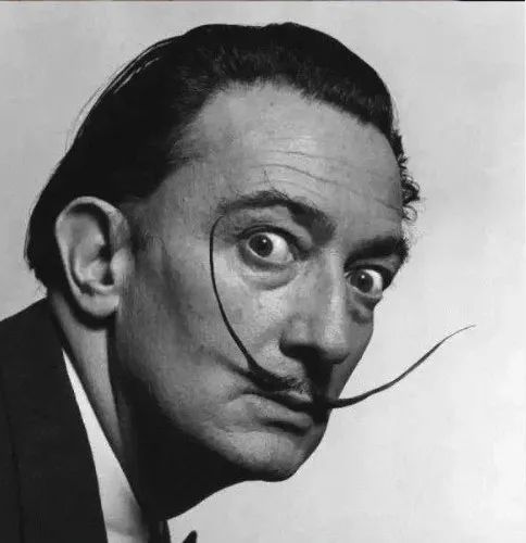 看了10遍，我终于挖出周杰伦新歌MV的所有彩蛋