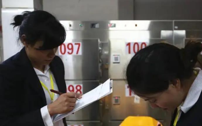 护士|女生“难嫁”职业榜单,护士果不其然上榜,榜首需要很大的勇气