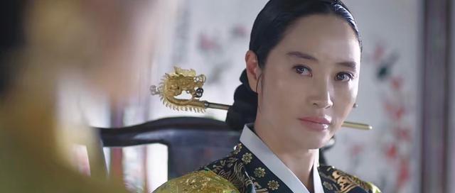 王后伞下|《王后伞下》黄贵人恶胆比爹大，自导自演害启晟，没想到反转来了