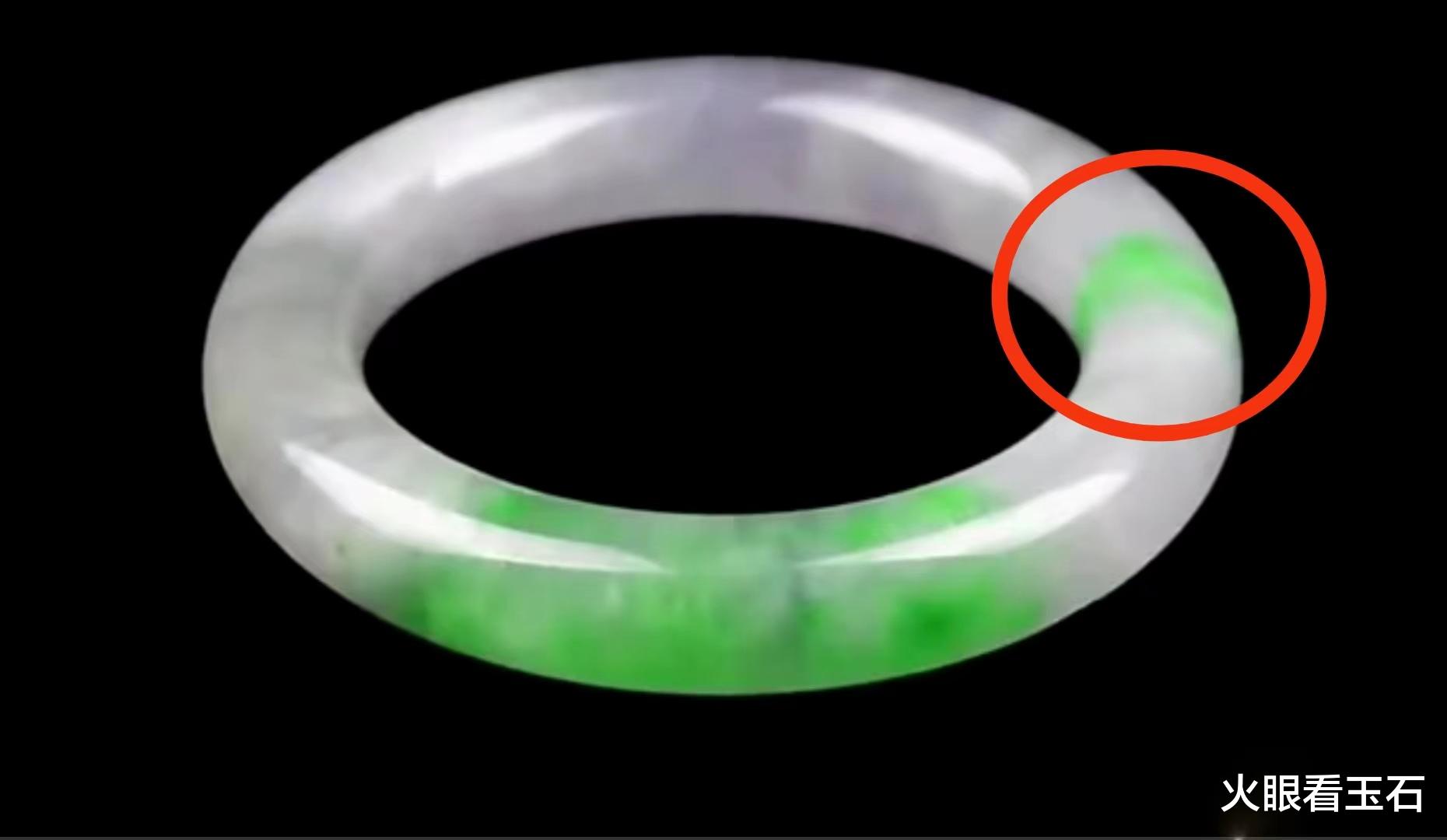 翡翠|女子花5万买来的清代手镯，专家鉴定后，女子：天哪，天哪