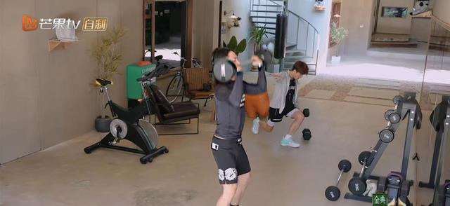 吴建豪|吴克群吴建豪时隔20年再合影,颜值不减当年,两人像吃了防腐剂