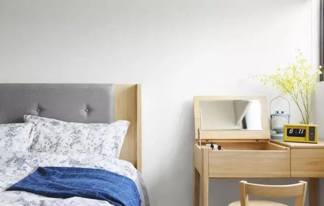 女生无法抗拒的1㎡梳妆台,这样设计,好看实用又省空间