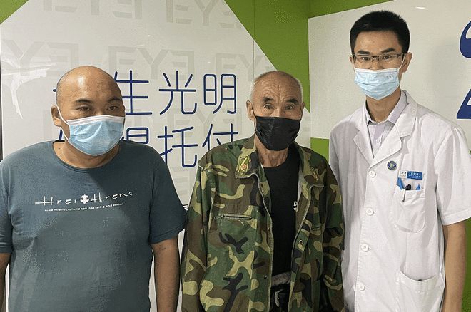 骨折|選擇源于信任，父子同做白內障手術重拾生活信心