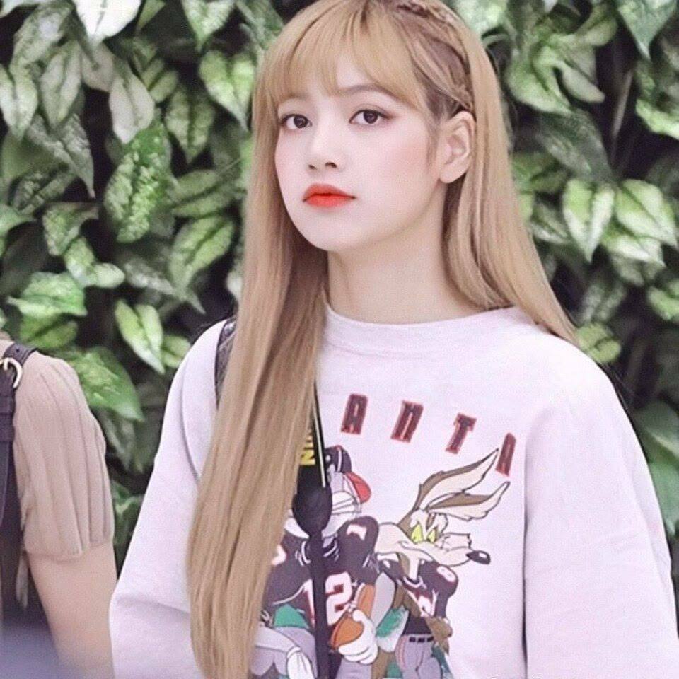 lisa Lisa“铁刘海”消失,晒新发型自拍被嘲,网友:请把刘海安回来