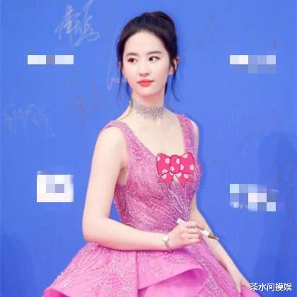 秦岚|高颜值也难驾驭粉色!杨幂胖20斤,刘涛变五五分,刘嘉玲扮嫩失败