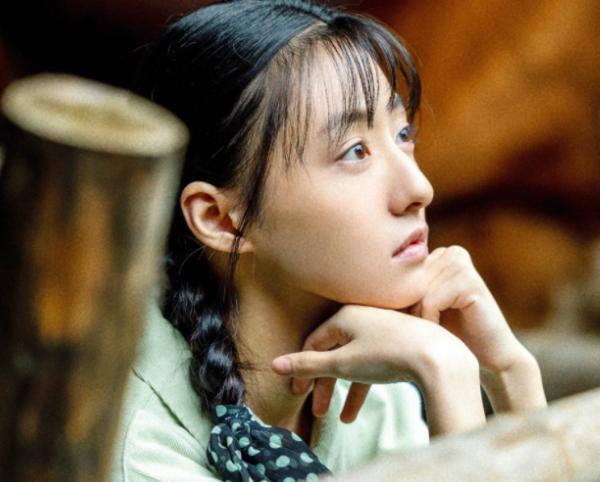 胡连馨|中戏学霸校花，艺考成绩仅次于易烊千玺，胡连馨凭《人世间》火了