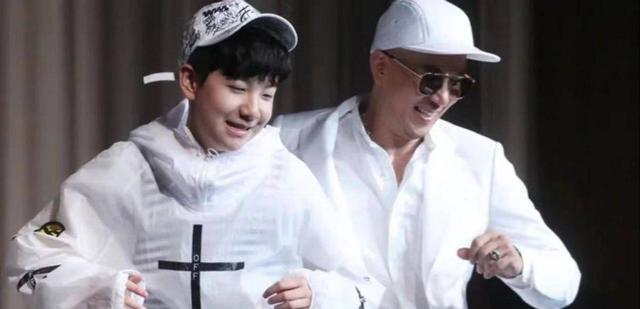 具俊晔|张兰影直播影射具俊晔:直指对方“伦理道德有问题”