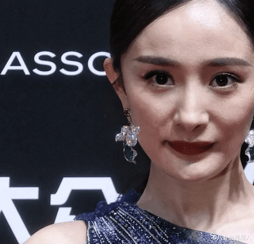 明星|脸型崎岖、颧骨突出、嘴歪,当明星离开精修,缺点全暴露!