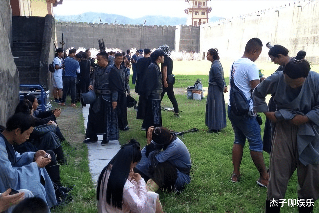 钱泳辰|钱泳辰为演员正名：比农民工辛苦，吃得还不如工人！评论区已沦陷