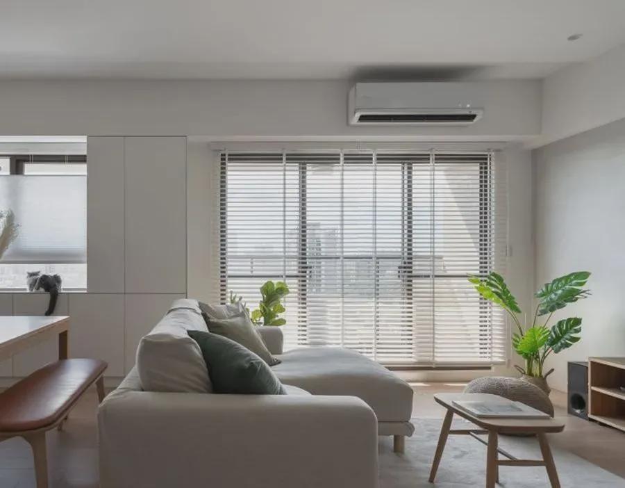 大白墙刷完就后悔了？4种家居布置小技巧，让大白墙也能很高级