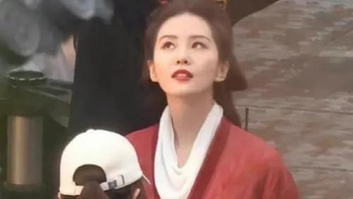 刘诗诗|和刘宇宁合作是资源降级？时代抛弃你的时候，真的一句话都不会说