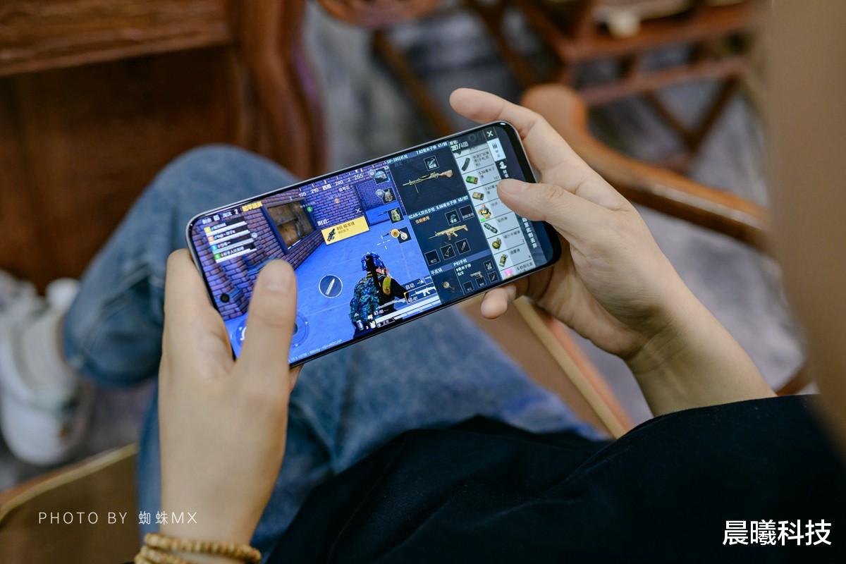 聊聊|荣耀X40i 体验：极窄边框有卖相，打破沉闷的千元机值得好好聊聊