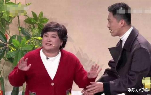 许君聪|自毁前程!38岁许君聪直播打PK,2小时收30万钻石,比拍戏来钱快