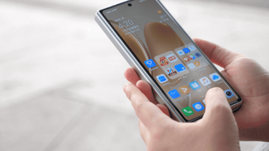 社交|折叠屏成过年社交硬通货？最受欢迎的荣耀Magic V究竟有何魅力