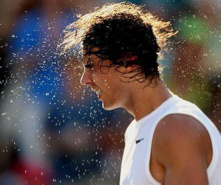 风湿病|有风湿的,少碰这些食物少做它,或许能减少诱发风湿