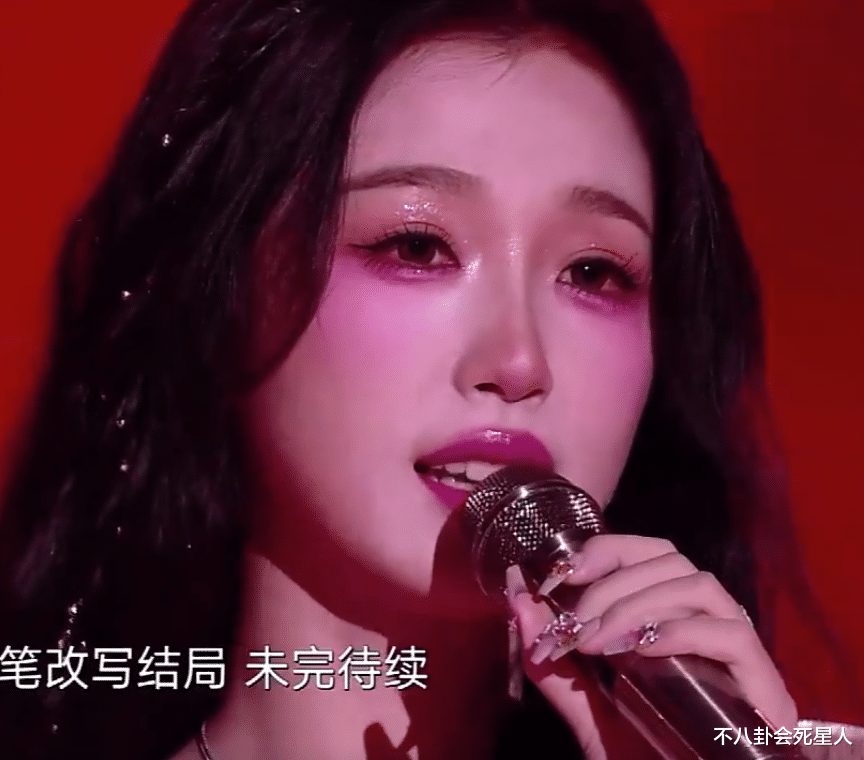 跨年 ?26位女星跨年争艳大戏:杨幂穿貂,杨紫撩开刘海,一个比一个有招