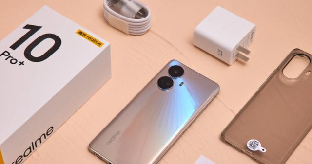 |真我10Pro+硬刚OPPOA1Pro，只便宜一口价，堪称屏幕卷王