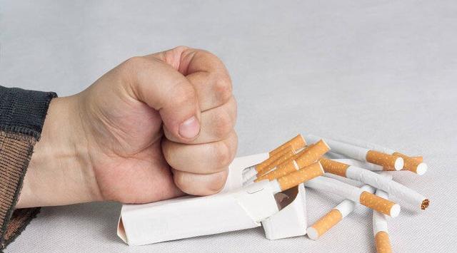 每包香烟涨到59元,才能实现控烟目标!为何不直接关闭烟草厂?
