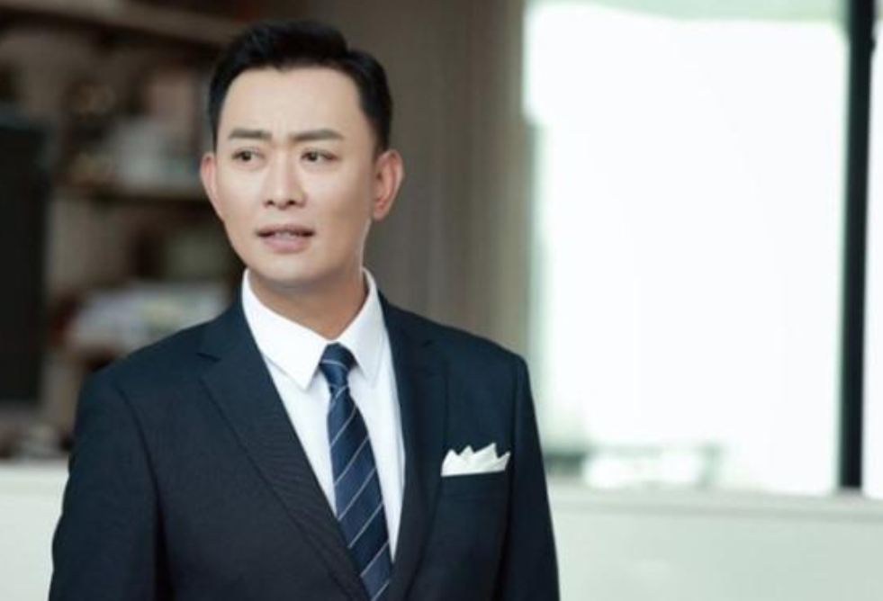 黄海冰|演员黄海冰:不怨前妻坚持丁克,再婚娶小12岁娇妻后获得双重幸福