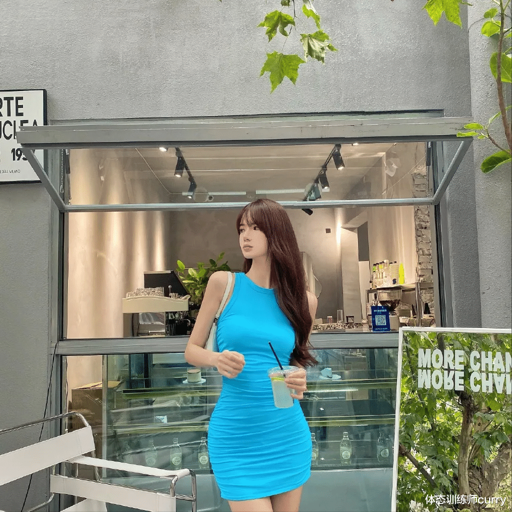 小姐姐|“纯欲瑜伽女神”花式秀大长腿…谁看谁沦陷