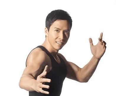 白敬亭|众多明星放弃外国籍回归祖国，当初嫌弃祖国的人回归成为一种奢望