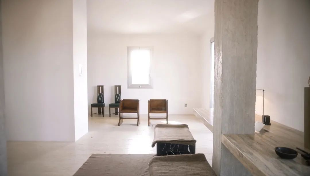 59岁昔日男神砸2亿装修,200m2改成一室0厅,洗澡如厕无遮挡:欧阳娜娜爱他啥?