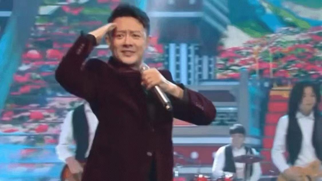 印小天|辽宁春晚印小天出彩！带偏搭档同跳印式舞蹈，眼神互动爆笑全场