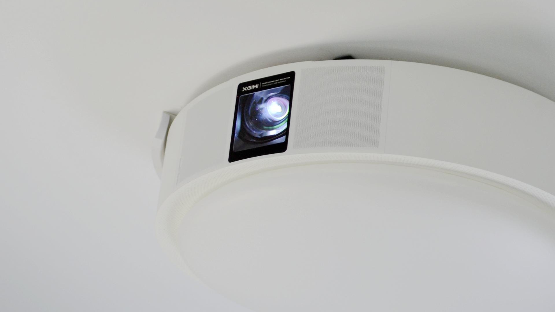 极米神灯|极米神灯实锤评测：照明兼顾音画合一，智能吸顶投影开启另类炫法