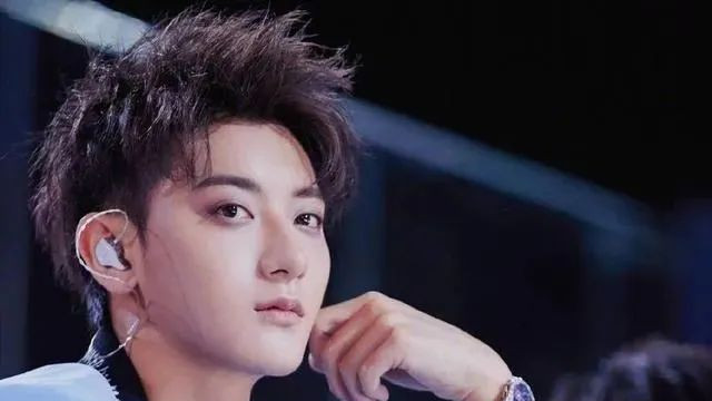 黄子韬|不敢公开，私下又爱的那么深，真无解！