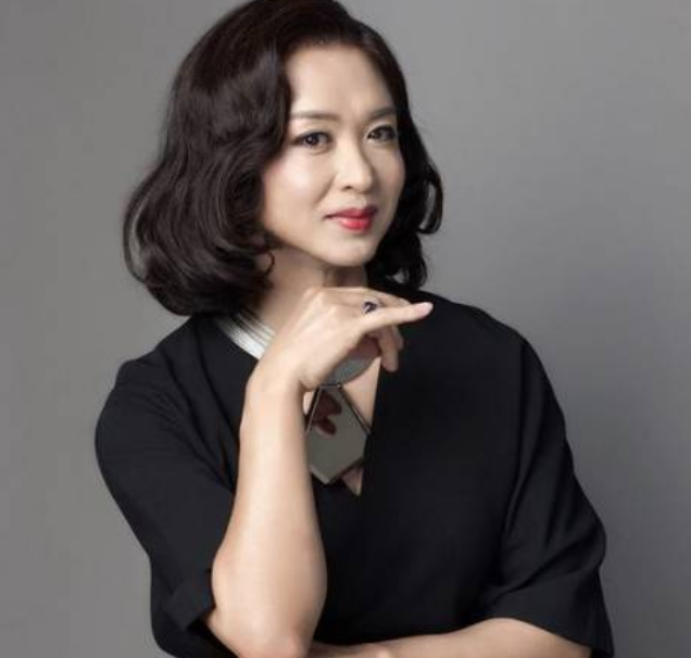 金星|有一种“整容”叫金星卸妆,卸妆前:美丽动人,卸妆后:像糟老头