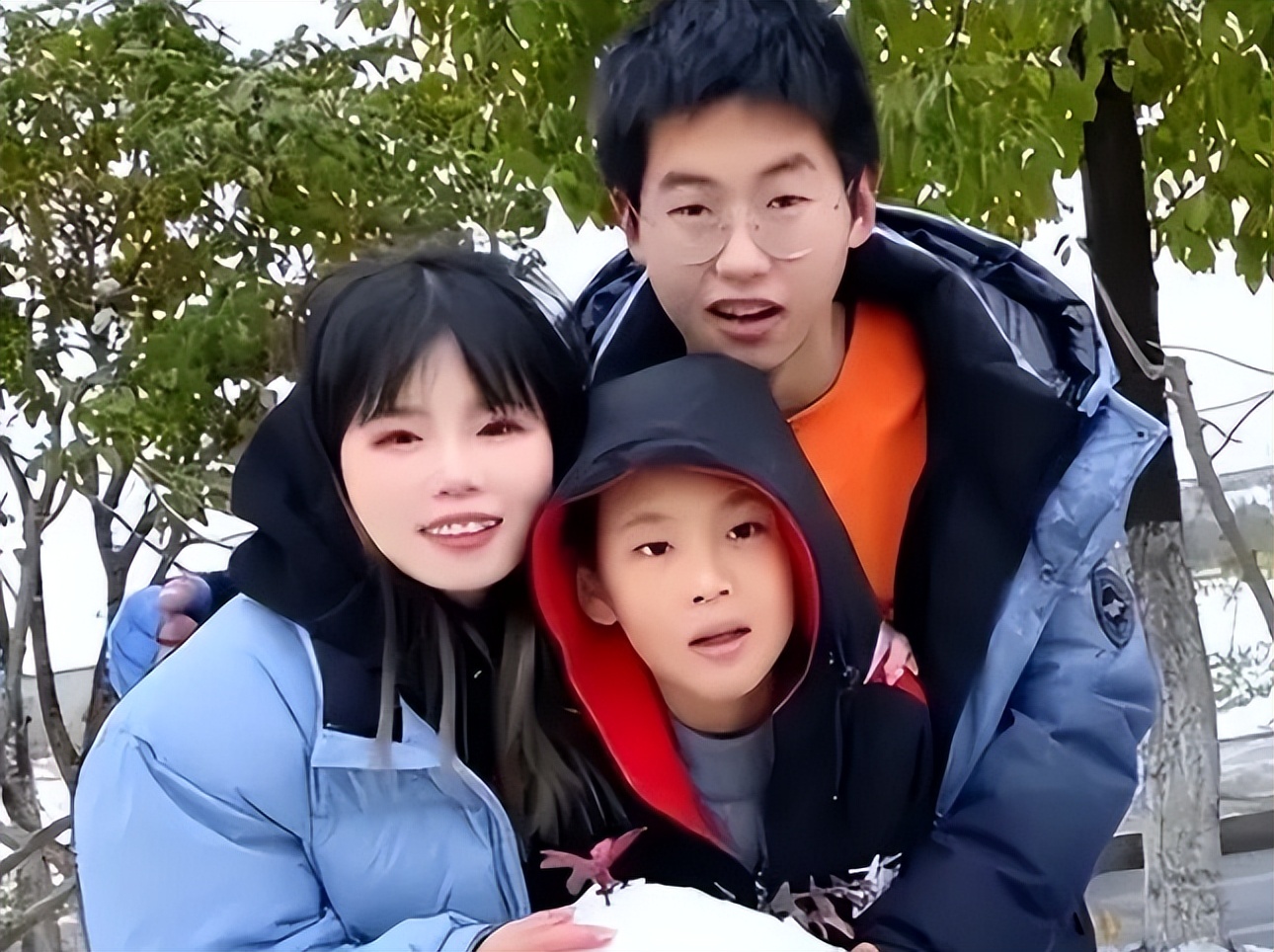 孙卓|孙卓庆祝19岁生日，卓妈“感慨颇多”，评论区被“歪嘴”刷屏