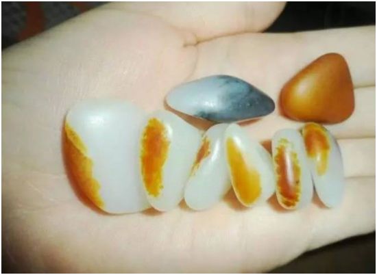 和田玉籽料|怎样识别和田玉籽料、皮色