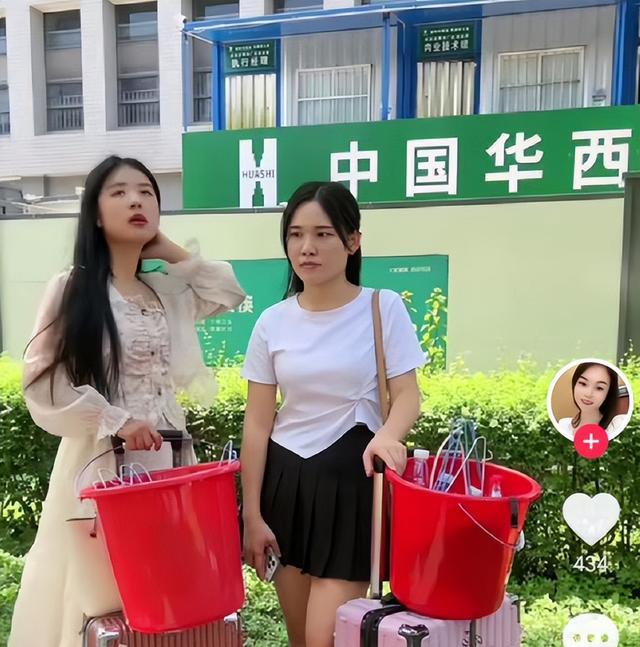求职|俩女孩去多家工厂求职均被拒收,知情人:天天提个红桶,谁敢收?