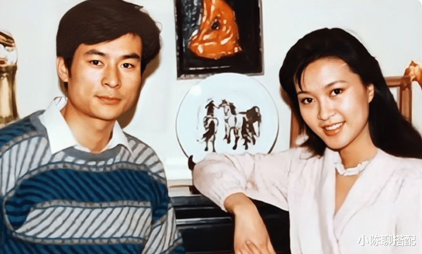风华绝代 方舒真是优雅了一辈子：素衣秀雅，花裳惊艳，老了也美得很真实