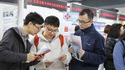 中国邮政|“中国邮政”迎来招聘，扣除五险一金后待遇可观，专科生也可报名