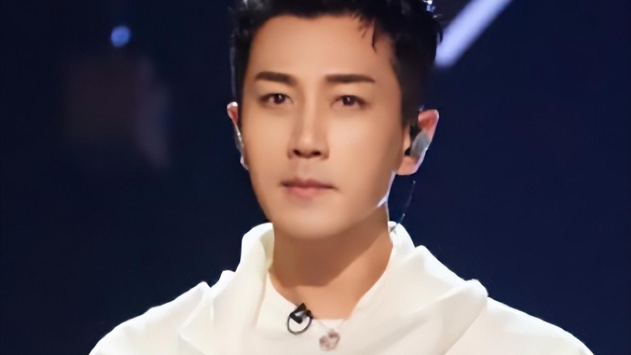 芒果台|芒果台又一大型晚会来袭，披哥浪姐撑门面，2位年轻主持人挑大梁