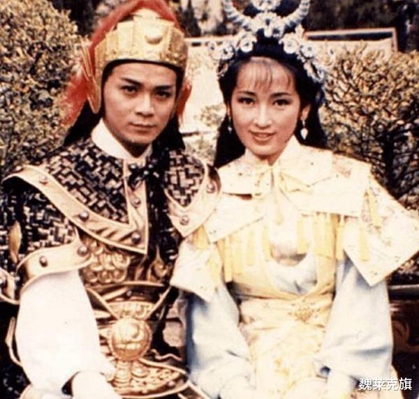 黄日华|容忍妻子出轨，屡遭背叛却不离婚，黄日华才是真男人